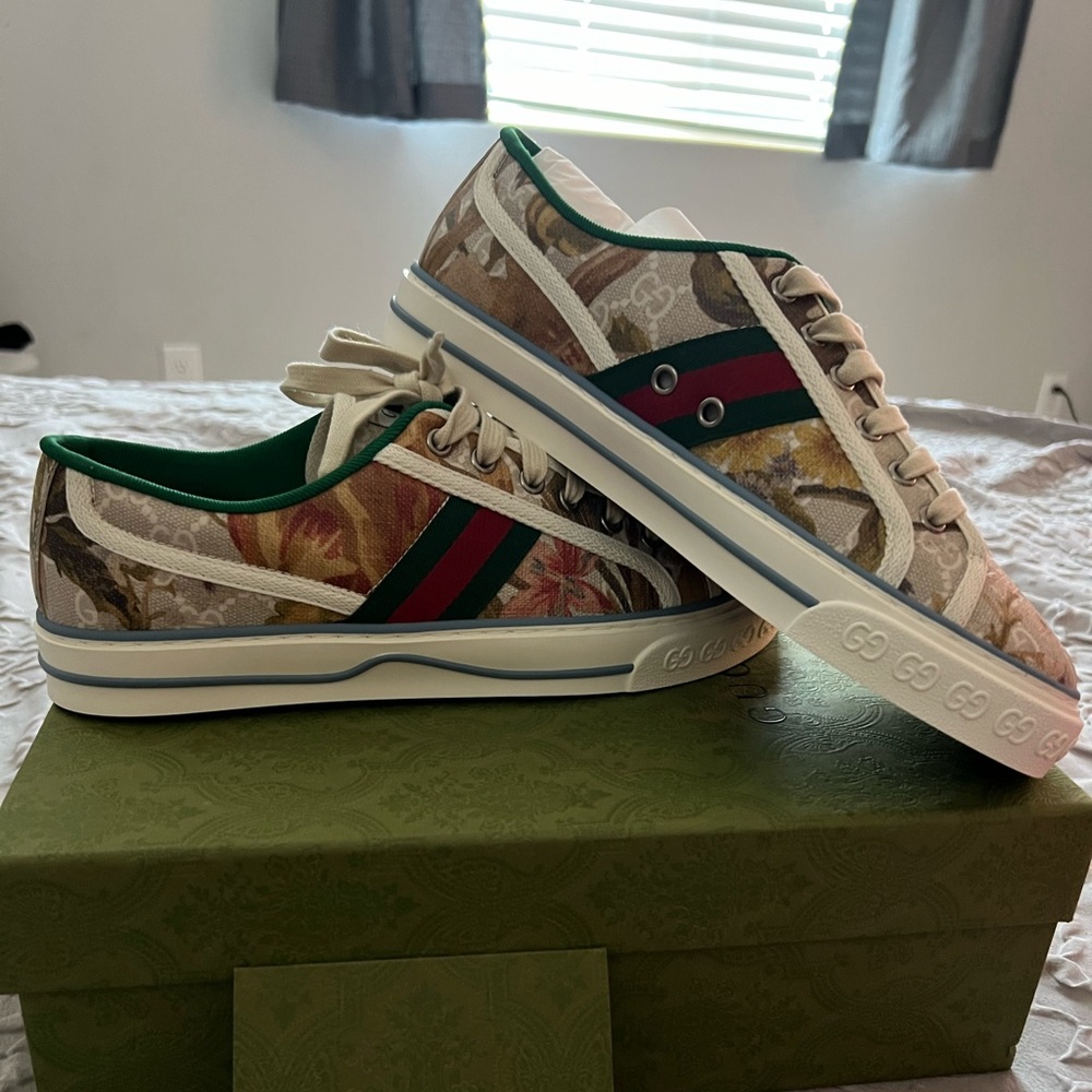 Beautiful Floral Gucci Sneakers ♥️